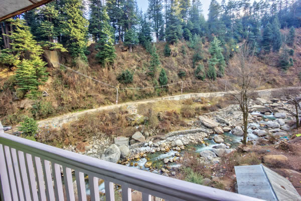 Manalsu River View by top resorts in manali